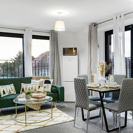 One And Two Bed Apartments Slough Near Heathrow Colnbrook Luaran gambar
