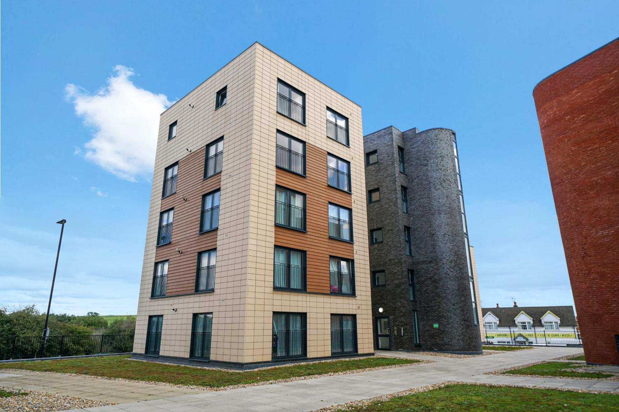 One And Two Bed Apartments Slough Near Heathrow Colnbrook Luaran gambar