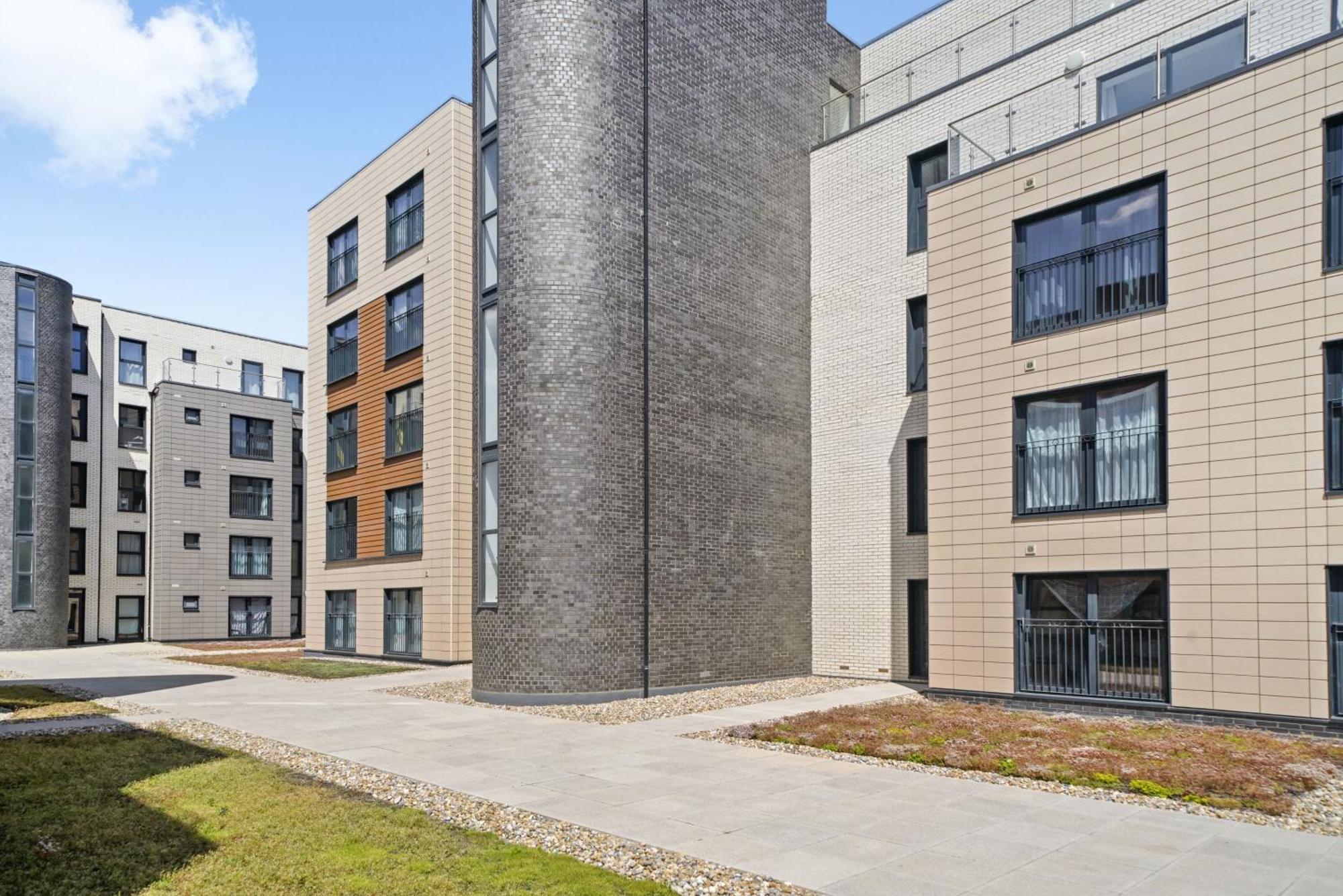 One And Two Bed Apartments Slough Near Heathrow Colnbrook Luaran gambar