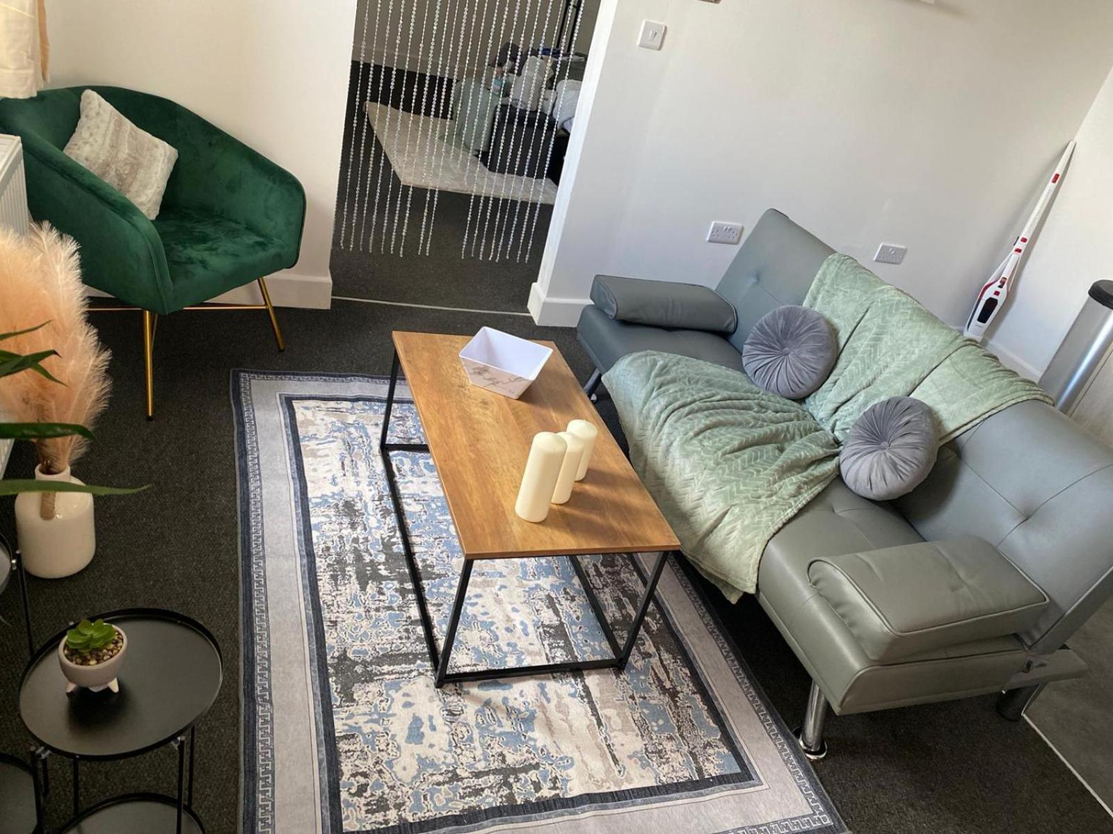 One And Two Bed Apartments Slough Near Heathrow Colnbrook Luaran gambar