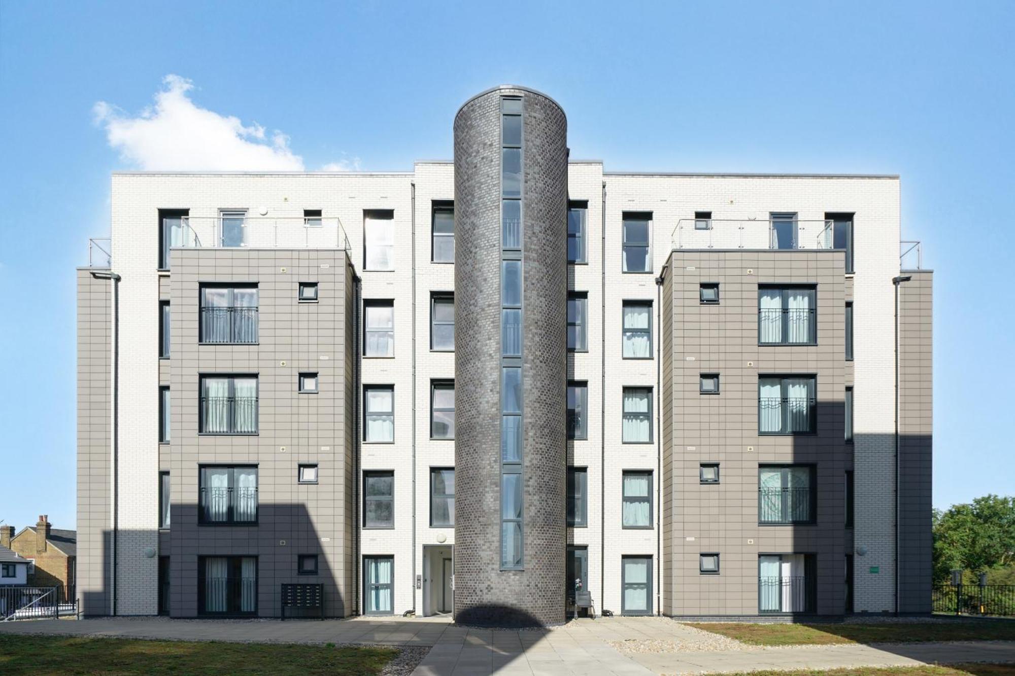 One And Two Bed Apartments Slough Near Heathrow Colnbrook Luaran gambar