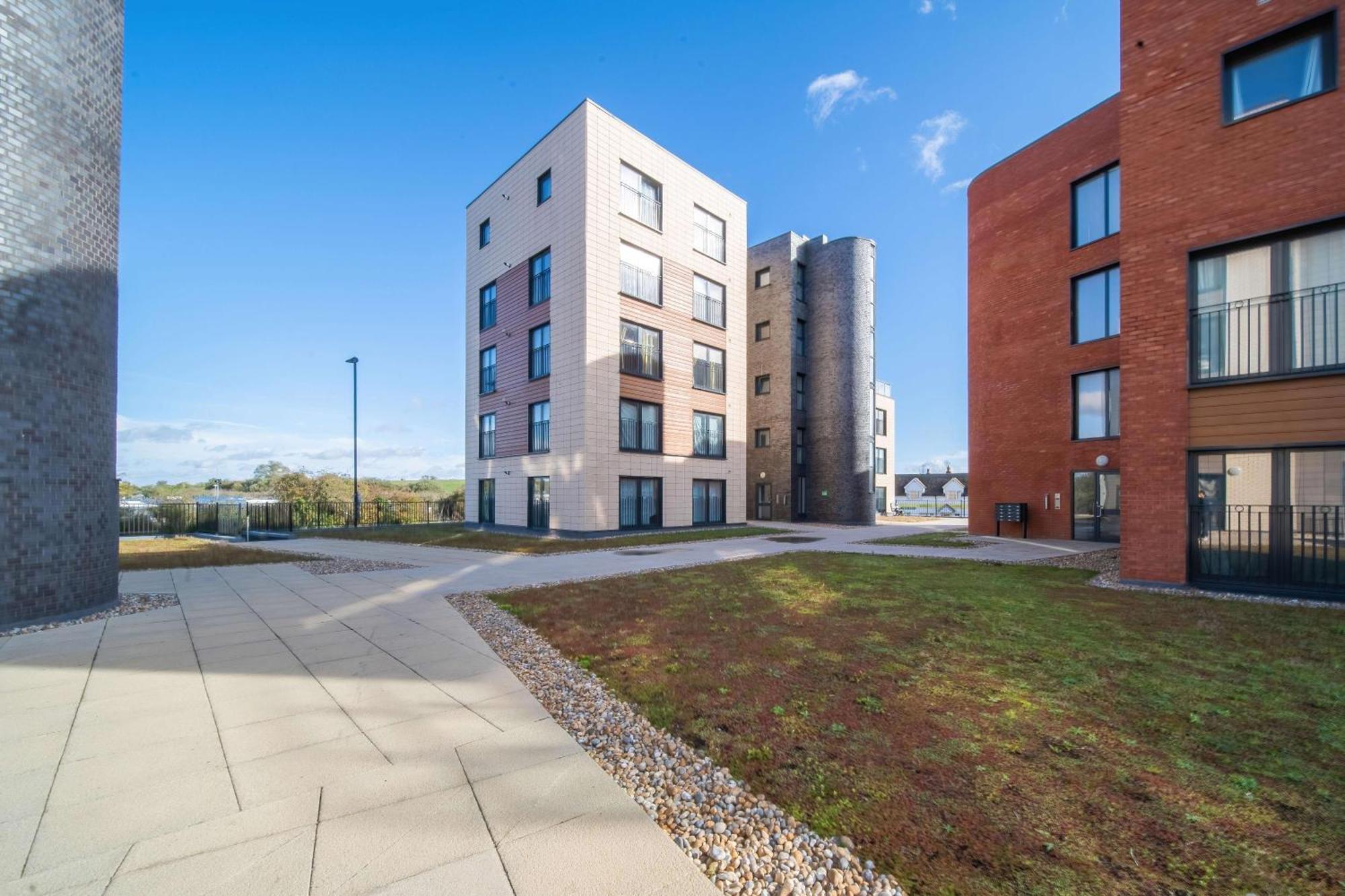 One And Two Bed Apartments Slough Near Heathrow Colnbrook Luaran gambar